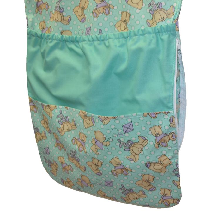 Kapsář na ramínko do školky Dětský svět medvídek s dráčkem