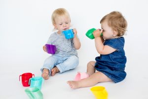Dětský anatomický hrníček Doidy cup žlutý