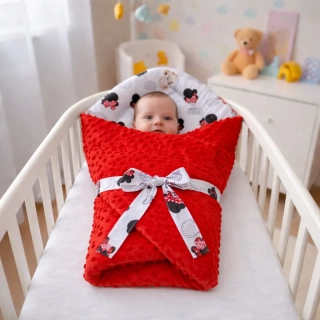 Kojenecká zavinovačka s mašlí Dětský svět – červená Minky / Mouse